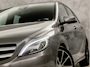 Mercedes-Benz B-klasse 200 AMG Sport 157Pk (GROOT NAVI, CLIMATE, CAMERA, HARMAN/KARDON, GETINT GLAS, STOELVERWARMING, LEDEREN SPORTSTOELEN, HARMAN/KARDON, XENON, ZWART HEMEL, NIEUWSTAAT)