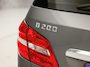 Mercedes-Benz B-klasse 200 AMG Sport 157Pk (GROOT NAVI, CLIMATE, CAMERA, HARMAN/KARDON, GETINT GLAS, STOELVERWARMING, LEDEREN SPORTSTOELEN, HARMAN/KARDON, XENON, ZWART HEMEL, NIEUWSTAAT)