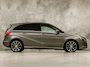 Mercedes-Benz B-klasse 200 AMG Sport 157Pk (GROOT NAVI, CLIMATE, CAMERA, HARMAN/KARDON, GETINT GLAS, STOELVERWARMING, LEDEREN SPORTSTOELEN, HARMAN/KARDON, XENON, ZWART HEMEL, NIEUWSTAAT)
