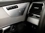 Volvo XC90 2.0 T8 Twin Engine AWD R-Design 7 Persoons 408Pk Automaat (NAP, PANORAMADAK, 1e EIGENAAR, LUCHTVERING, APPLE CARPLAY, BOWERS&WILKINS, HEAD-UP DISPLAY, STUUR/STOELVERWARMING, CAMERA, ELEK ACHTERKLEP, NIEUWSTAAT)