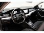 Skoda Octavia COMBI 1.5 e-TSI 150pk Business Edition Aut. [ Trekhaak Navi Apple/Android Camera Stoelverwarming ]