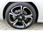 Opel Corsa 1.2-100pk Turbo Elegance Sky. In nieuwstaat verkerende Opel Corsa ! Autm. airco, cruise cntrl, lane assist, panoramadak, verwarmde stoelen, LM wielen, camera, parkeersensoren, navigatie by Apple Carplay/Android auto, metallic, LED verl. etc.