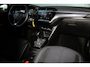 Opel Corsa 1.2-100pk Turbo Elegance Sky. In nieuwstaat verkerende Opel Corsa ! Autm. airco, cruise cntrl, lane assist, panoramadak, verwarmde stoelen, LM wielen, camera, parkeersensoren, navigatie by Apple Carplay/Android auto, metallic, LED verl. etc.