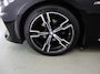 BMW 2-Serie Coupé 218i | M-Pakket | HUD | Stuur/stoelverwarming | Curved Display | Sportstoelen | Camera | DAB | Adaptieve Cruise Control |