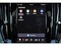 Volvo V60 T6 Recharge AWD Ultra Bright - Panorama/schuifdak - IntelliSafe Assist & Surround - 360º Camera - Harman/Kardon audio - Adaptieve LED koplampen - Verwarmde voorstoelen, stuur & achterbank - Parkeersensoren voor & achter - Elektr. bedienb. voorstoelen met geheugen - Head up display - Extra getint glas - 18' LMV