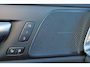 Volvo V60 T6 Recharge AWD Ultra Bright - Panorama/schuifdak - IntelliSafe Assist & Surround - 360º Camera - Harman/Kardon audio - Adaptieve LED koplampen - Verwarmde voorstoelen, stuur & achterbank - Parkeersensoren voor & achter - Elektr. bedienb. voorstoelen met geheugen - Head up display - Extra getint glas - 18' LMV
