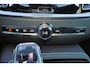 Volvo V60 T6 Recharge AWD Ultra Bright - Panorama/schuifdak - IntelliSafe Assist & Surround - 360º Camera - Harman/Kardon audio - Adaptieve LED koplampen - Verwarmde voorstoelen, stuur & achterbank - Parkeersensoren voor & achter - Elektr. bedienb. voorstoelen met geheugen - Head up display - Extra getint glas - 18' LMV