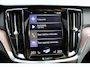 Volvo V60 Cross Country 2.0 T5 AWD Pro Achteruitrijcamera | Semi elektrische trekhaak | Panoramadak | Apple Carplay | Android Auto | Elektrisch bedienbare achterklep | Cruise Control | Stoelverwarming voorzijde