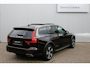 Volvo V60 Cross Country 2.0 T5 AWD Pro Achteruitrijcamera | Semi elektrische trekhaak | Panoramadak | Apple Carplay | Android Auto | Elektrisch bedienbare achterklep | Cruise Control | Stoelverwarming voorzijde