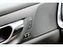 Volvo V60 Cross Country 2.0 T5 AWD Pro Achteruitrijcamera | Semi elektrische trekhaak | Panoramadak | Apple Carplay | Android Auto | Elektrisch bedienbare achterklep | Cruise Control | Stoelverwarming voorzijde