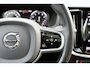 Volvo V60 Cross Country 2.0 T5 AWD Pro Achteruitrijcamera | Semi elektrische trekhaak | Panoramadak | Apple Carplay | Android Auto | Elektrisch bedienbare achterklep | Cruise Control | Stoelverwarming voorzijde