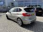BMW 2-Serie Active Tourer 220i Business Edition Plus l Leder l Panoramadak l Stoelverwarming l Camera l Head up l Elekt. Klep l Full LED l