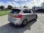 BMW 2-Serie Active Tourer 220i Business Edition Plus l Leder l Panoramadak l Stoelverwarming l Camera l Head up l Elekt. Klep l Full LED l