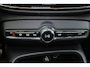 Volvo XC40 B4 Plus Dark - IntelliSafe Assist & Surround - Parkeercamera achter - Verwarmde voorstoelen & stuur - Parkeersensoren voor & achter - Elektr. bedienb. voorstoelen met geheugen links - Draadloze tel. lader - Extra getint glas - Inklapbare trekhaak - 19' LMV
