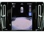 Volvo XC40 B4 Plus Dark - IntelliSafe Assist & Surround - Parkeercamera achter - Verwarmde voorstoelen & stuur - Parkeersensoren voor & achter - Elektr. bedienb. voorstoelen met geheugen links - Draadloze tel. lader - Extra getint glas - Inklapbare trekhaak - 19' LMV