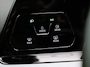 Volkswagen Golf 1.0 eTSI Life | Automaat | Panorama dak | Virtual cockpit | Parkeer sensoren  | Stoel/stuur verwarming | Navigatie | Apple Carplay / Android Auto | Sfeerverlichting | Lichtmetalen Velgen |
