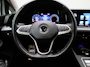 Volkswagen Golf 1.0 eTSI Life | Automaat | Panorama dak | Virtual cockpit | Parkeer sensoren  | Stoel/stuur verwarming | Navigatie | Apple Carplay / Android Auto | Sfeerverlichting | Lichtmetalen Velgen |