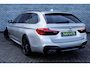 BMW 5-Serie Touring 520i High Executive | M-Sport | Panoramadak | Head-up Display | HiFi Audio | Achteruitrijcamera | Nappaleder Exklusiv | Elektrische Achterklep | Lichtmetalen Velgen 19 inch | Stoelverwarming | Comfortzetels | Cruise Control Adaptief | Dodehoekdetectie | Navigatie Professional