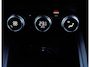 Renault Captur 1.6 E-Tech Plug-in Hybrid 160 Edition One | Achteruitrijcamera | Parkeersensoren | Keyless Entry | Lichtmetalen Velgen 18 inch | Dakrails | Privacy Glas | Stoelverwarming | Cruise Control Adaptief | Navigatie 7 inch | Apple Carplay | Android Auto