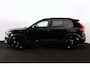 Volvo EX40 Single Ext. Range Ultra Black Ed. - Panoramadak - IntelliSafe Assist & Surround - 360º Camera - Harman/Kardon audio - Verwarmde voorstoelen, stuur & achterbank - Parkeersensoren voor & achter - Elektr. bedienb. voorstoelen met geheugen links - Draadloze tel. lader - Warmtepomp - 20' LMV