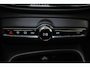 Volvo XC40 B3 Plus Dark Special - IntelliSafe Assist - Harman Kardon audio - Elektr. bebienbare voorstoelen met geheugen links - Parkeercamera achter - Verwarmde voorstoelen & stuur - Verwarmbare voorruit - Keyless - Elektr. bedienbare achterklep - Inklapbare trekhaak - Parkeersensoren voor & achter - Draadloze tel. lader - Verlengde achterspoiler - Originele 18 inch wielen gepoedercoat in Volvo V70 R-kleur - Mistlichten voor met bochtenverlichting - Getint glas v.a. B-stijl