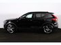 Volvo XC40 B3 Plus Dark Special - IntelliSafe Assist - Harman Kardon audio - Elektr. bebienbare voorstoelen met geheugen links - Parkeercamera achter - Verwarmde voorstoelen & stuur - Verwarmbare voorruit - Keyless - Elektr. bedienbare achterklep - Inklapbare trekhaak - Parkeersensoren voor & achter - Draadloze tel. lader - Verlengde achterspoiler - Originele 18 inch wielen gepoedercoat in Volvo V70 R-kleur - Mistlichten voor met bochtenverlichting - Getint glas v.a. B-stijl