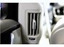 Volvo V90 2.0 T8 AWD 335kW/456pk Aut8 Plug-in hybrid Plus Bright HARMAN/KARDON + EL.TREKHAAK + SPORTSTOELEN + ADAPT.CRUISE + STANDKACHEL + STOEL-&STUURVERWARMING + LEDEREN DASHBOARD + LED KOPLAMPEN + CAMERA + ZITVERHOGERS + PARKSENSOREN + 20" LM-VELGEN!!