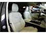 Volvo V90 2.0 T8 AWD 335kW/456pk Aut8 Plug-in hybrid Plus Bright HARMAN/KARDON + EL.TREKHAAK + SPORTSTOELEN + ADAPT.CRUISE + STANDKACHEL + STOEL-&STUURVERWARMING + LEDEREN DASHBOARD + LED KOPLAMPEN + CAMERA + ZITVERHOGERS + PARKSENSOREN + 20" LM-VELGEN!!
