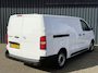 Opel Vivaro-e Electric EV 75 kWh 136pk L3 I SOH 98% | Airconditioning | Navigatie via app | Bijrijdersbank | Onboard lader 11Kw - 3 fase | Geïsoleerde comfort scheidingswand | Surround View pakket