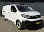 Opel Vivaro-e Electric EV 75 kWh 136pk L3 I SOH 98% | Airconditioning | Navigatie via app | Bijrijdersbank | Onboard lader 11Kw - 3 fase | Geïsoleerde comfort scheidingswand | Surround View pakket