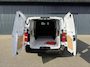 Opel Vivaro-e Electric EV 75 kWh 136pk L3 I SOH 98% | Airconditioning | Navigatie via app | Bijrijdersbank | Onboard lader 11Kw - 3 fase | Geïsoleerde comfort scheidingswand | Surround View pakket