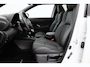 Toyota Yaris Cross 1.5 Hybrid Adventure | Panoramadak | Trekhaak | Treeplanken | Dodehoek detectie | JBL | Head-up display | Apple Carplay / Android Auto | Parkeersensoren voor/achter | Stoelverwarming | 18 inch
