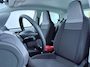 Volkswagen Up! 1.0 65 pk | Navigatie via App | Parkeersensoren (achter) | Achteruitrijcamera | Cruise control | Lane assist | Start/Stop systeem |