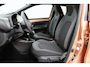 Toyota Aygo X Hybrid 115 envy | Apple Carplay / Android Auto | Stoelverwarming | LED | Keyless | Adaptive Cruise | Clima | Parkeersensoren voor/achter | Camera | 18 inch