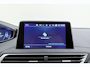 Peugeot 5008 1.2 PureTech 130pk Allure 7-Persoons | Navigatie | trekhaak | Climate control | Apple Carplay/Android Auto | Cruise control |  19" Lichtmetalen velgen