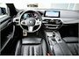 BMW 5-Serie 520i M-SPORT / AERO PACK / INDIVIDUAL LEDER / MEMORY / CAMERA / HUD / LED / 20"