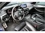 BMW 5-Serie 520i M-SPORT / AERO PACK / INDIVIDUAL LEDER / MEMORY / CAMERA / HUD / LED / 20"