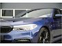 BMW 5-Serie 520i M-SPORT / AERO PACK / INDIVIDUAL LEDER / MEMORY / CAMERA / HUD / LED / 20"