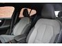 Volvo XC40 B4 211PK Plus Dark | Trekhaak | Verwarmbare voorruit |