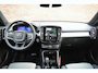 Volvo XC40 B4 211PK Plus Dark | Trekhaak | Verwarmbare voorruit |