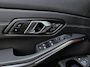 BMW 3-Serie Touring 330e, Parkeer Assistent! 19" Lm! Camera! Zondag OPEN!