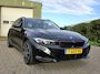 BMW 3-Serie Touring 330e, Parkeer Assistent! 19" Lm! Camera! Zondag OPEN!