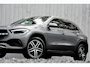 Mercedes-Benz GLA 180 Business Solution Luxury | Pano-dak | Leer | Trekhaak | NL-Auto! |