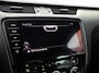 Skoda Octavia Combi 1.0 TSI Greentech Clever Sport Automaat (PANORAMADAK, APPLE CARPLAY, GROOT NAVI, CLIMATE, STOELVERWARMING, SPORTSTOELEN, GETINT GLAS, PARKEERSENSOREN, CRUISE, NIEUWSTAAT)