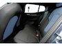 Volvo EX30 P3 Long Range Plus Europa 69 kWh | Denim Blue | Indigo interieur | Elektrisch verstelbare voorstoelen | Stoel-/ stuurwielverwarming | Harman Kardon | Keyless entry | 18 inch. lichtmetalen velgen | Warmtepomp | Vehicle to load | Volvo Guard | Adaptieve cruise control | BLIS