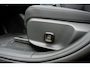 Volvo EX30 P3 Long Range Plus Europa 69 kWh Onyx Black | Indigo interieur | Elektrisch verstelbare voorstoelen | Stoel-/ stuurwielverwarming | Harman Kardon | Keyless entry | 18 inch lichtmetalen velgen | Warmtepomp | Vehicle to load | Volvo Guard | Adaptieve cruise control | BLIS