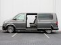 Volkswagen Transporter 2.0 TDI 150 pk DSG DC Bulli | Dubbele cabine | Dubbel Schuifdeur | Navigatie | ACC | App connect | LED | Camera | Stoelverwarming | Digital cockpit | PDC | Trekhaak | 18" LM velgen | Glaslook panelen | Mat zwart Sidebars | Betimmering |