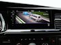 Volkswagen Transporter 2.0 TDI 150 pk DSG DC Bulli | Dubbele cabine | Dubbel Schuifdeur | Navigatie | ACC | App connect | LED | Camera | Stoelverwarming | Digital cockpit | PDC | Trekhaak | 18" LM velgen | Glaslook panelen | Mat zwart Sidebars | Betimmering |