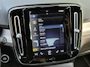 Volvo XC40 1.5 T5 Recharge Business Pro / Dealer Onderhouden / Trekhaak Wegklapbaar (1800KG) / Schuif- en Kantel Dak / Harman Kardon Audio / Stoel & Stuurverwarming / Elektrische Achterklep / Rondomzicht Camera / Adaptief Cruise Control /