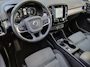 Volvo XC40 1.5 T5 Recharge Business Pro / Dealer Onderhouden / Trekhaak Wegklapbaar (1800KG) / Schuif- en Kantel Dak / Harman Kardon Audio / Stoel & Stuurverwarming / Elektrische Achterklep / Rondomzicht Camera / Adaptief Cruise Control /